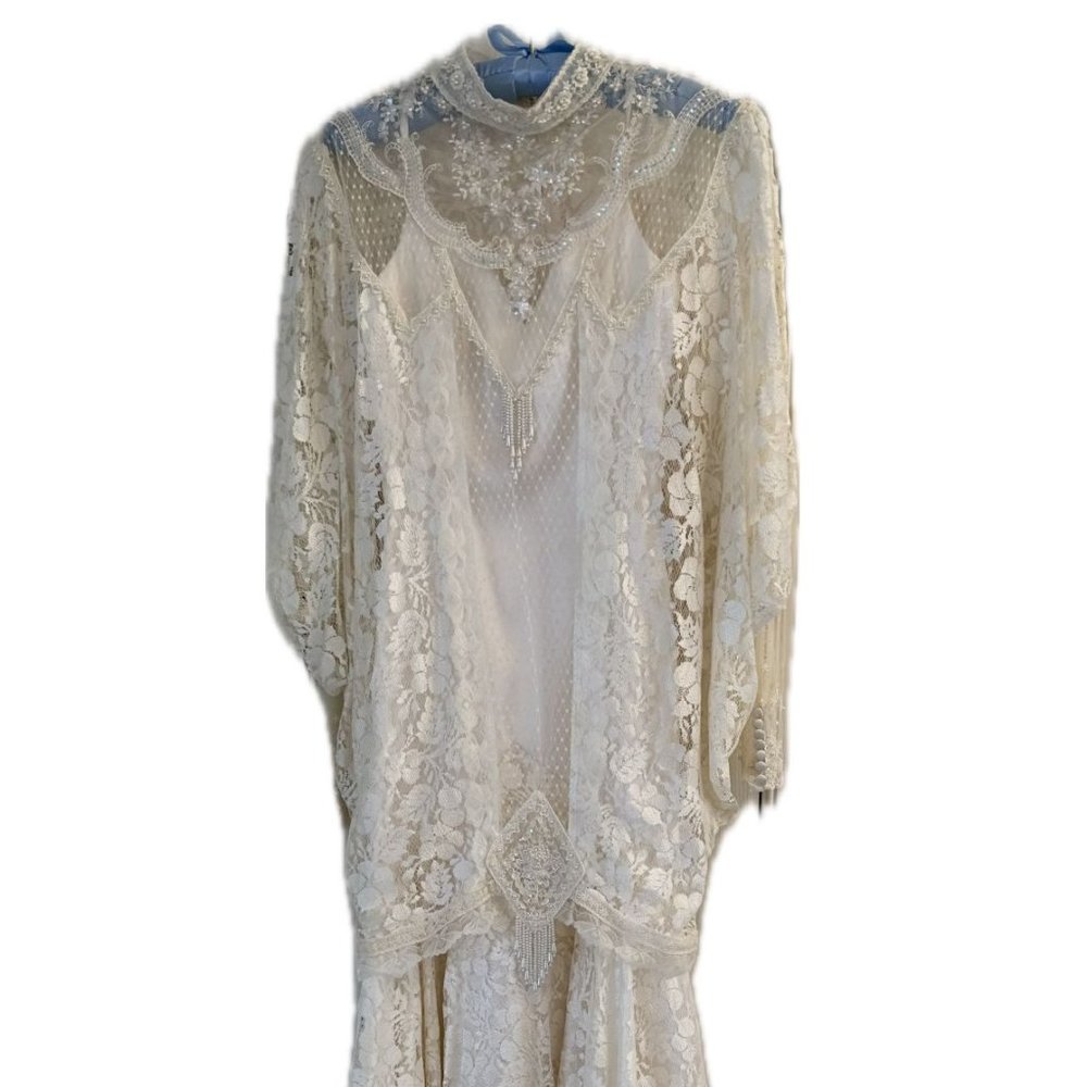 Vintage 1980's victorian-style wedding dress, Size 10